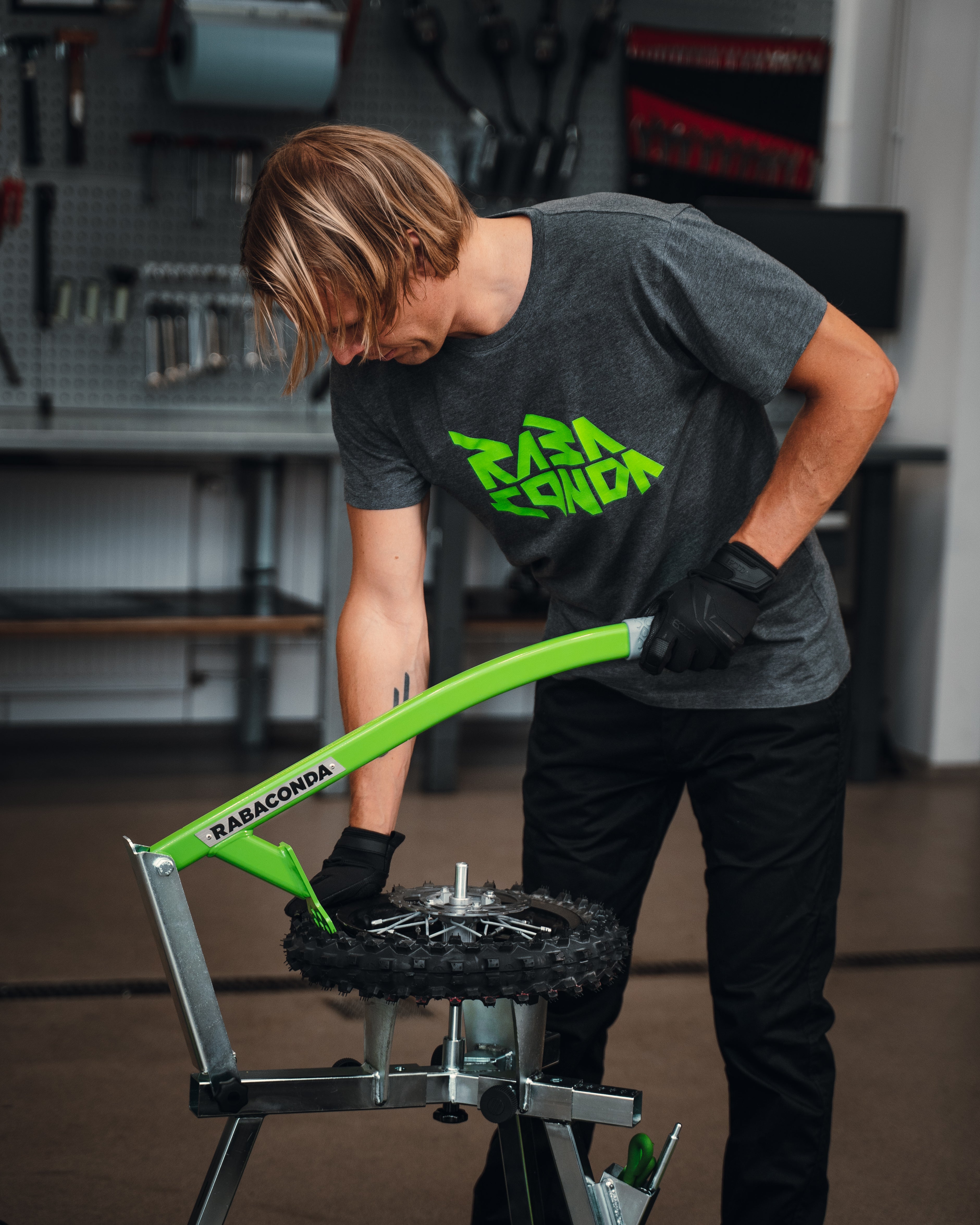 Rabaconda Mini Tire Changer