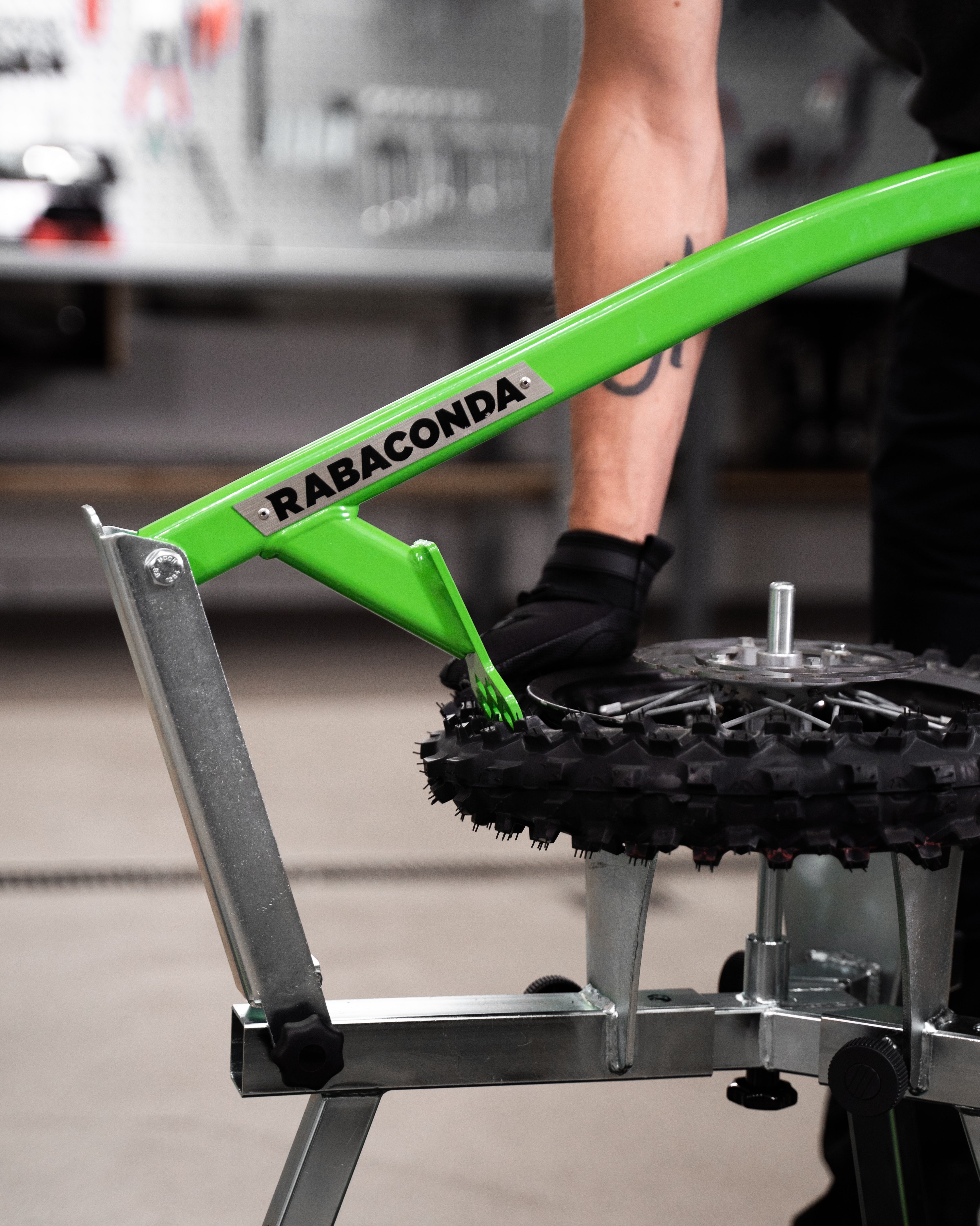 Rabaconda Mini Tire Changer