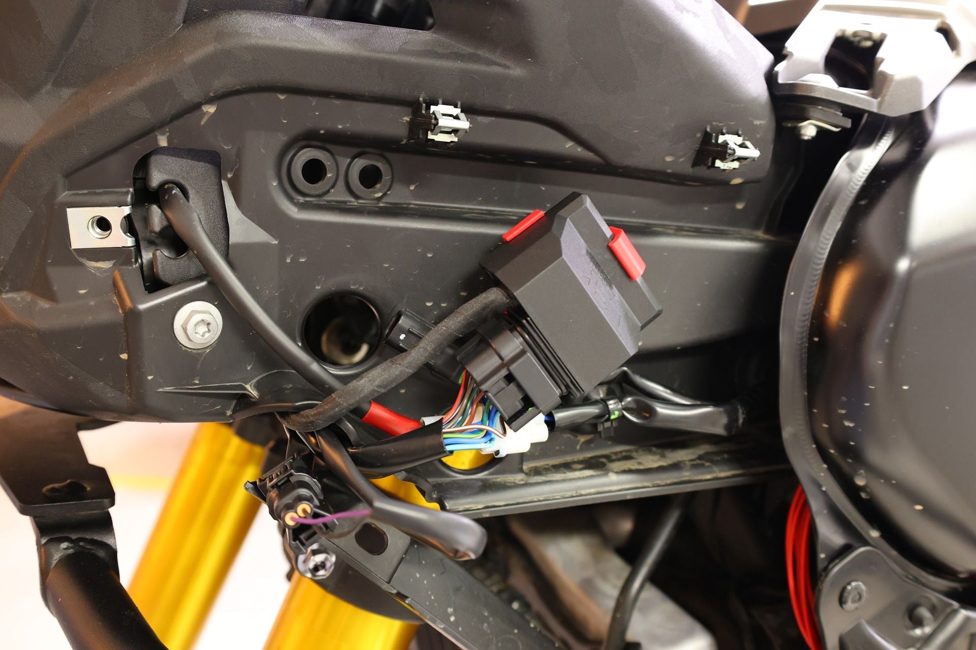 Yamaha Tenere 700 ABS Off-Road Dongle - color screen dashboard models (Latest 2025 version)