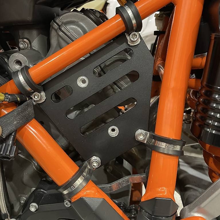 KTM 950 / 990 Regulator/Rectifier Relocation Kit